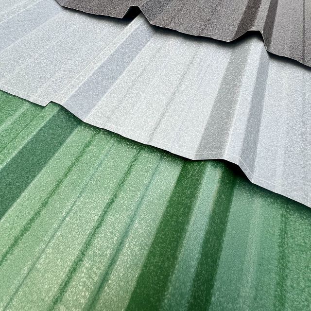Box profile ribs in anthracite, grey and green